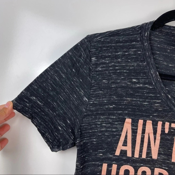 Mom Saying Graphic Short Sleeve V-Neck Graphic T-Shirt Sz Small - Picture 4 of 6